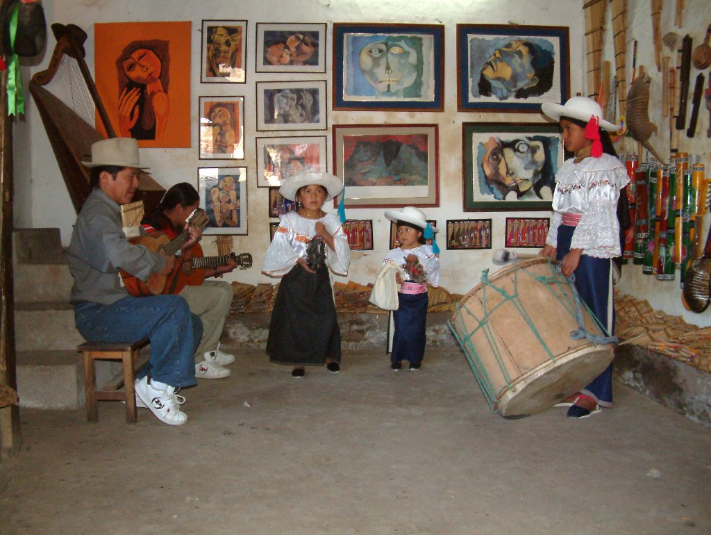 01-We have visited a musical family in Peguche.jpg - We have visited a musical family in Peguche